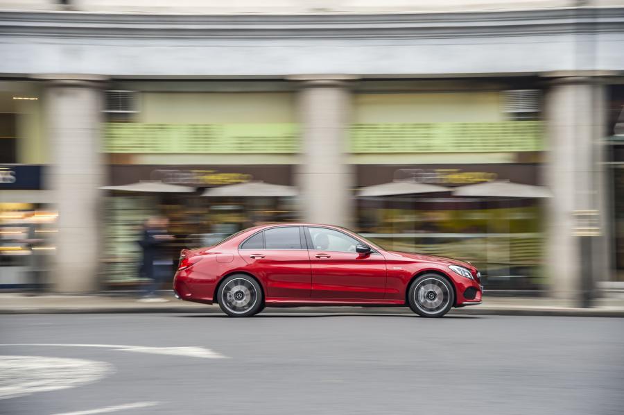 Mercedes-AMG C43 4Matic 2016 года  (UK) (фото 12 из 28)